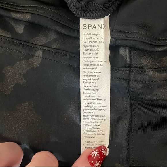 SPANX Faux Leather Camo Leggings Matte Black Size  Large, MSRP $98 - Picture 13 of 13
